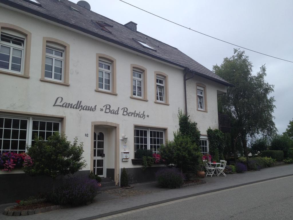 Landhaus Bad Bertrich Exterior foto